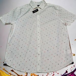 Unisex Express Short Sleeve Button Down Size L NWT